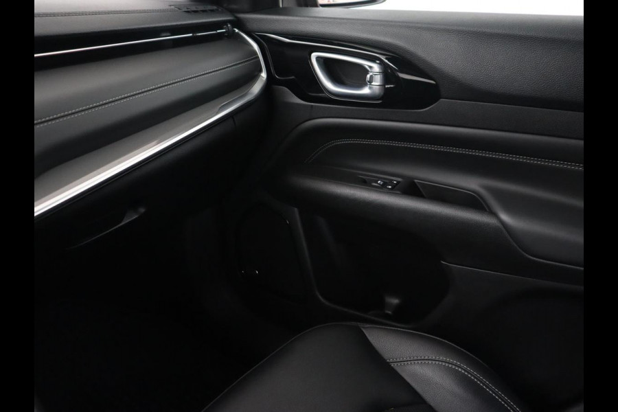 Jeep Compass 4xe 240 Plug-in Hybrid Electric S | Panoramadak | Trekhaak | 360 Camera | Leder | Stoelverwarming | Alpine Sound | Carplay | Stuurverwarming | Adaptive cruise | Navigatie | PHEV Jeep Compass 4xe 240 Plug-in Hybrid Electric S | Panoramadak | Trekhaak | 360 Camera | Leder | Stoelverwarming | Alpine Sound | Carplay | Stuurverwarming | Adaptive cruise | Navigatie | PHEV