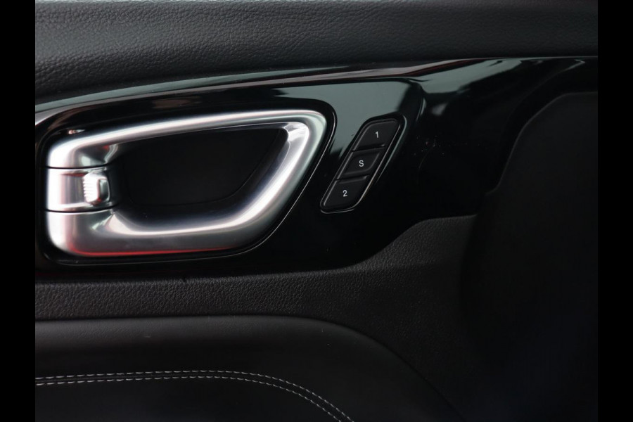 Jeep Compass 4xe 240 Plug-in Hybrid Electric S | Panoramadak | Trekhaak | 360 Camera | Leder | Stoelverwarming | Alpine Sound | Carplay | Stuurverwarming | Adaptive cruise | Navigatie | PHEV Jeep Compass 4xe 240 Plug-in Hybrid Electric S | Panoramadak | Trekhaak | 360 Camera | Leder | Stoelverwarming | Alpine Sound | Carplay | Stuurverwarming | Adaptive cruise | Navigatie | PHEV