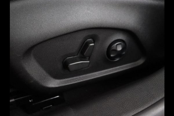 Jeep Compass 4xe 240 Plug-in Hybrid Electric S | Panoramadak | Trekhaak | 360 Camera | Leder | Stoelverwarming | Alpine Sound | Carplay | Stuurverwarming | Adaptive cruise | Navigatie | PHEV Jeep Compass 4xe 240 Plug-in Hybrid Electric S | Panoramadak | Trekhaak | 360 Camera | Leder | Stoelverwarming | Alpine Sound | Carplay | Stuurverwarming | Adaptive cruise | Navigatie | PHEV