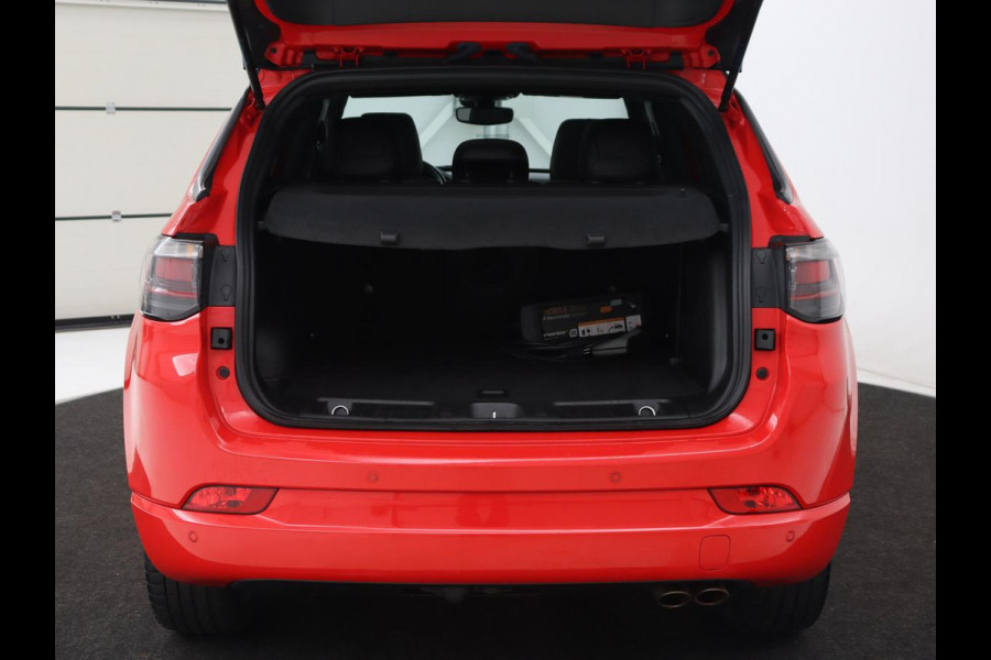 Jeep Compass 4xe 240 Plug-in Hybrid Electric S | Panoramadak | Trekhaak | 360 Camera | Leder | Stoelverwarming | Alpine Sound | Carplay | Stuurverwarming | Adaptive cruise | Navigatie | PHEV Jeep Compass 4xe 240 Plug-in Hybrid Electric S | Panoramadak | Trekhaak | 360 Camera | Leder | Stoelverwarming | Alpine Sound | Carplay | Stuurverwarming | Adaptive cruise | Navigatie | PHEV