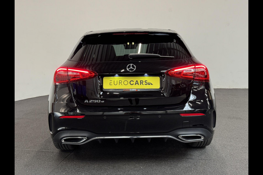 Mercedes-Benz A-Klasse 250e PHEV AMG Line Auto. Navigatie Apple Carplay/Android Auto Camera Parkeersensoren Adaptive Cruise Control Stoelverwarming Virtual Cockpit Climate Control Lichtmetalen velgen