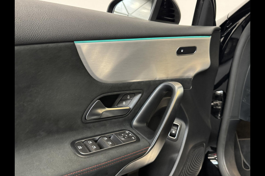 Mercedes-Benz A-Klasse 250e PHEV AMG Line Auto. Navigatie Apple Carplay/Android Auto Camera Parkeersensoren Adaptive Cruise Control Stoelverwarming Virtual Cockpit Climate Control Lichtmetalen velgen