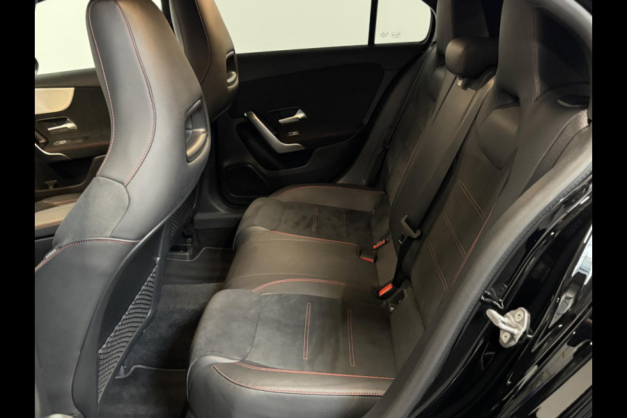 Mercedes-Benz A-Klasse 250e PHEV AMG Line Auto. Navigatie Apple Carplay/Android Auto Camera Parkeersensoren Adaptive Cruise Control Stoelverwarming Virtual Cockpit Climate Control Lichtmetalen velgen