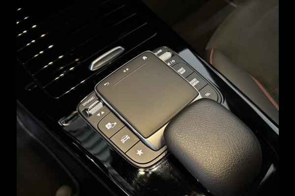 Mercedes-Benz A-Klasse 250e PHEV AMG Line Auto. Navigatie Apple Carplay/Android Auto Camera Parkeersensoren Adaptive Cruise Control Stoelverwarming Virtual Cockpit Climate Control Lichtmetalen velgen