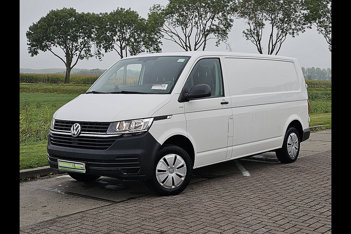 Volkswagen Transporter 2.0 TDI L2H1 28 Trekhaak Deuren Airco 3 Zits Euro6 90 PK Volkswagen Transporter 2.0 TDI L2H1 28 Trekhaak Deuren Airco 3 Zits Euro6 90 PK