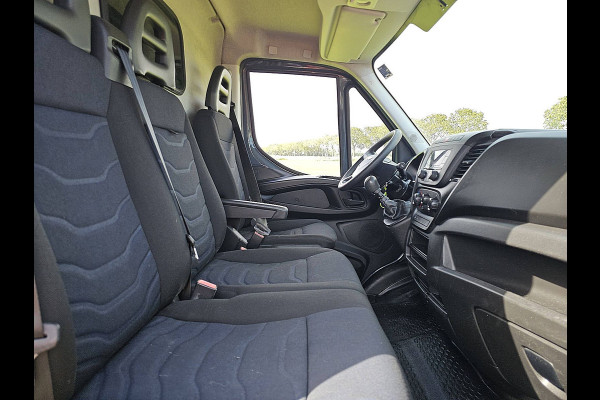 Iveco Daily 35C15V 3.0L L2H2, dubbellucht, airco,camera, trekhaak