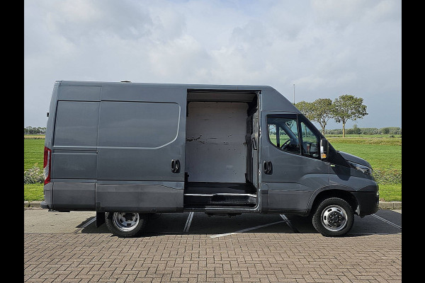 Iveco Daily 35C15V 3.0L L2H2, dubbellucht, airco,camera, trekhaak
