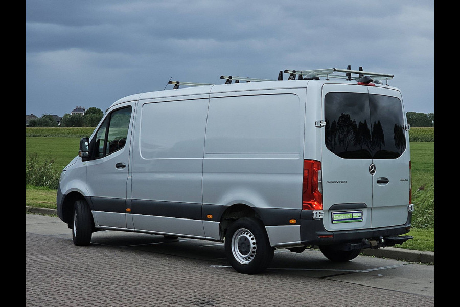 Mercedes-Benz Sprinter 316 L2H1 Mbux Airco Trekhaak Cruise Camera Euro6 163 PK! Mercedes-Benz Sprinter 316 L2H1 Mbux Airco Trekhaak Cruise Camera Euro6 163 PK!