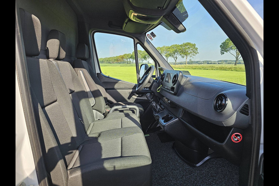 Mercedes-Benz Sprinter 317 L3 RWD Bakwagen Laadklep Airco Mbux 170Pk Euro6!