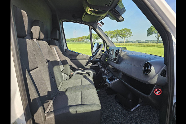 Mercedes-Benz Sprinter 317 L3 RWD Bakwagen Laadklep Airco Mbux 170Pk Euro6!