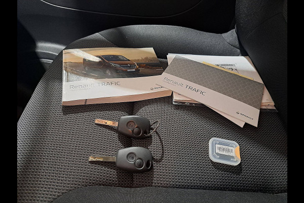 Renault Trafic 2.0 dCi 145 T29 L2H1 DC Comfort Airco Automaat Navi Sidebars Euro6 145Pk NAP 1e Eigenaar! Renault Trafic 2.0 dCi 145 T29 L2H1 DC Comfort Airco Automaat Navi Sidebars Euro6 145Pk NAP 1e Eigenaar!