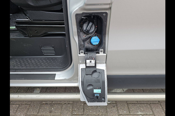 Renault Trafic 2.0 dCi 145 T29 L2H1 DC Comfort Airco Automaat Navi Sidebars Euro6 145Pk NAP 1e Eigenaar! Renault Trafic 2.0 dCi 145 T29 L2H1 DC Comfort Airco Automaat Navi Sidebars Euro6 145Pk NAP 1e Eigenaar!