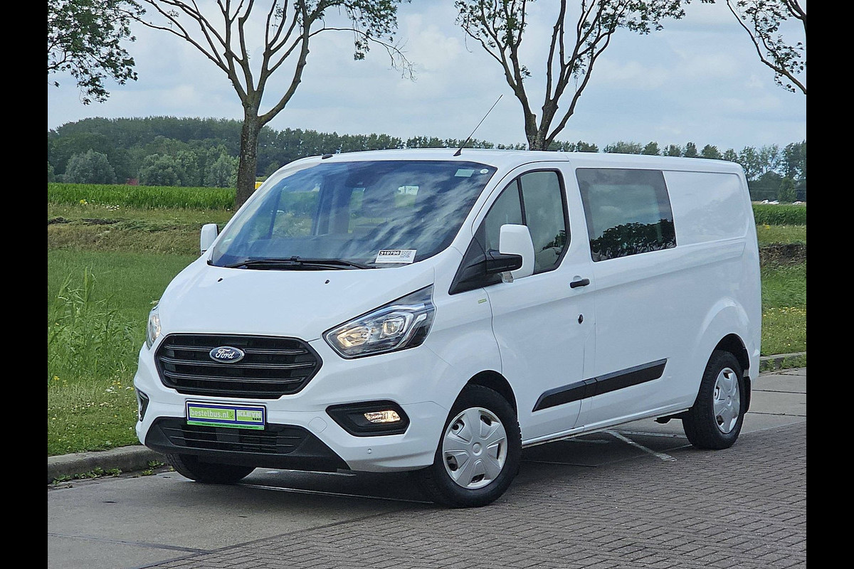 Ford Transit Custom 2.0 L2H1 Navi Airco Dubbele Cabine Automaat Distronic WP-Inrichting PDC 131 PK Euro6 Ford Transit Custom 2.0 L2H1 Navi Airco Dubbele Cabine Automaat Distronic WP-Inrichting PDC 131 PK Euro6