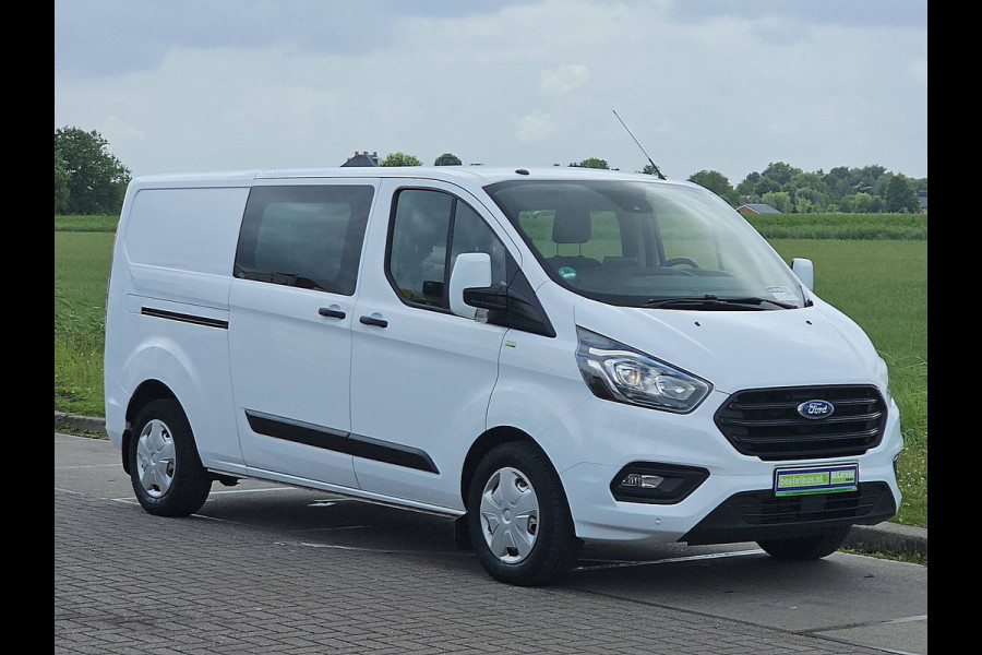 Ford Transit Custom 2.0 L2H1 Navi Airco Dubbele Cabine Automaat Distronic WP-Inrichting PDC 131 PK Euro6 Ford Transit Custom 2.0 L2H1 Navi Airco Dubbele Cabine Automaat Distronic WP-Inrichting PDC 131 PK Euro6