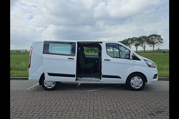 Ford Transit Custom 2.0 L2H1 Navi Airco Dubbele Cabine Automaat Distronic WP-Inrichting PDC 131 PK Euro6 Ford Transit Custom 2.0 L2H1 Navi Airco Dubbele Cabine Automaat Distronic WP-Inrichting PDC 131 PK Euro6