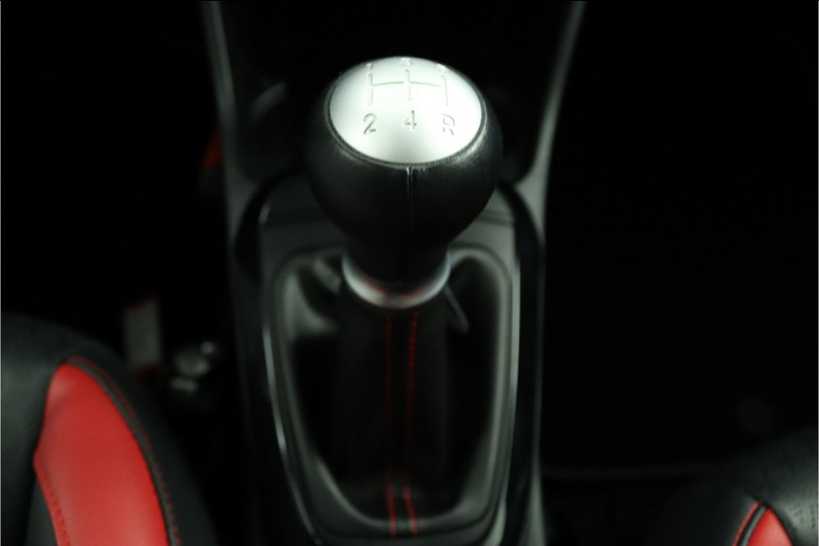 Kia Picanto 1.0 DPi GT-Line Apple Carplay/Android Auto - Cruise Control - Climate Control - Lederen Bekleding - Navigatie - Achteruitrijcamera - Fabrieksgarantie tot 04-2031 Kia Picanto 1.0 DPi GT-Line Apple Carplay/Android Auto - Cruise Control - Climate Control - Lederen Bekleding - Navigatie - Achteruitrijcamera - Fabrieksgarantie tot 04-2031