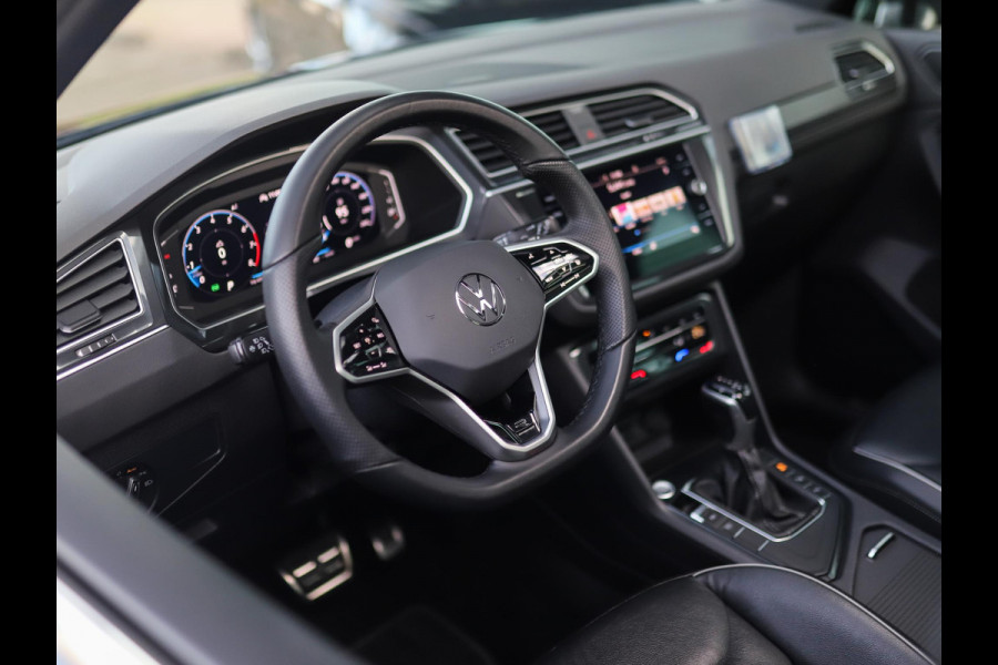Volkswagen Tiguan 1.5 TSI R-Line Business+ | Pano | Keyless | IQ Light | Trekhaak | Stuur/Stoelverw. Volkswagen Tiguan 1.5 TSI R-Line Business+ | Pano | Keyless | IQ Light | Trekhaak | Stuur/Stoelverw.