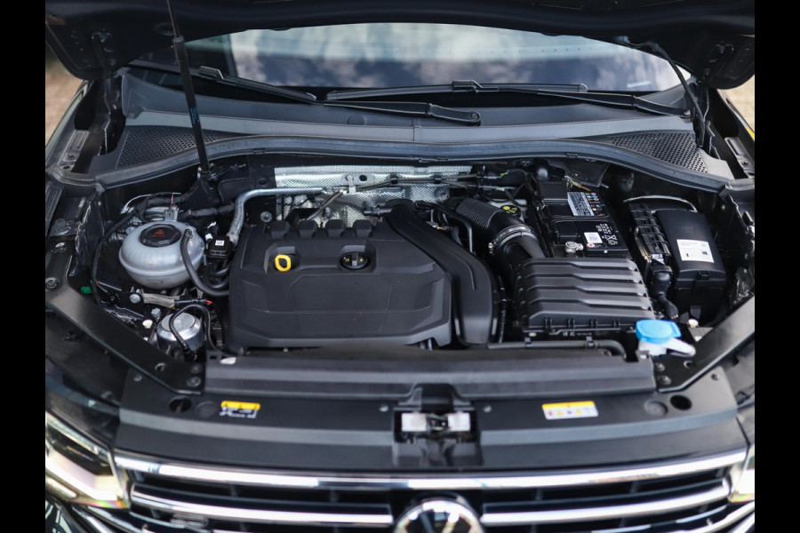 Volkswagen Tiguan 1.5 TSI R-Line Business+ | Pano | Keyless | IQ Light | Trekhaak | Stuur/Stoelverw. Volkswagen Tiguan 1.5 TSI R-Line Business+ | Pano | Keyless | IQ Light | Trekhaak | Stuur/Stoelverw.