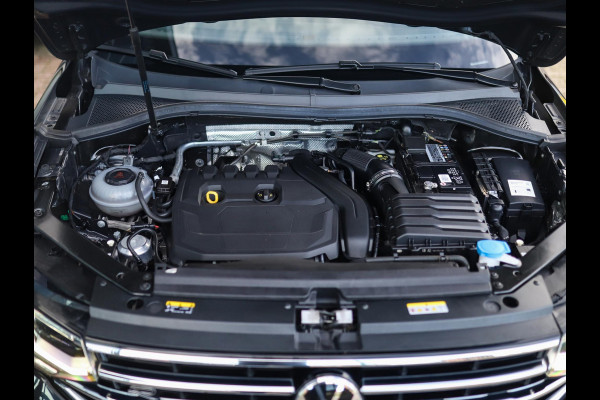 Volkswagen Tiguan 1.5 TSI R-Line Business+ | Pano | Keyless | IQ Light | Trekhaak | Stuur/Stoelverw. Volkswagen Tiguan 1.5 TSI R-Line Business+ | Pano | Keyless | IQ Light | Trekhaak | Stuur/Stoelverw.