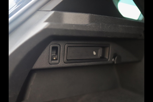 Volkswagen Tiguan 1.5 TSI R-Line Business+ | Pano | Keyless | IQ Light | Trekhaak | Stuur/Stoelverw. Volkswagen Tiguan 1.5 TSI R-Line Business+ | Pano | Keyless | IQ Light | Trekhaak | Stuur/Stoelverw.