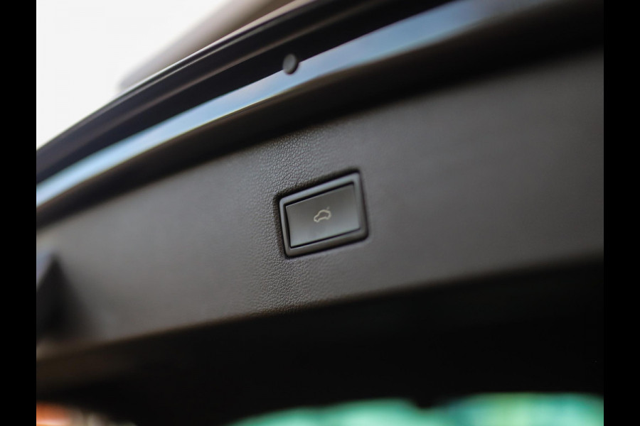 Volkswagen Tiguan 1.5 TSI R-Line Business+ | Pano | Keyless | IQ Light | Trekhaak | Stuur/Stoelverw. Volkswagen Tiguan 1.5 TSI R-Line Business+ | Pano | Keyless | IQ Light | Trekhaak | Stuur/Stoelverw.