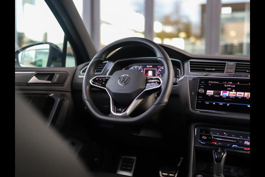 Volkswagen Tiguan 1.5 TSI R-Line Business+ | Pano | Keyless | IQ Light | Trekhaak | Stuur/Stoelverw. Volkswagen Tiguan 1.5 TSI R-Line Business+ | Pano | Keyless | IQ Light | Trekhaak | Stuur/Stoelverw.