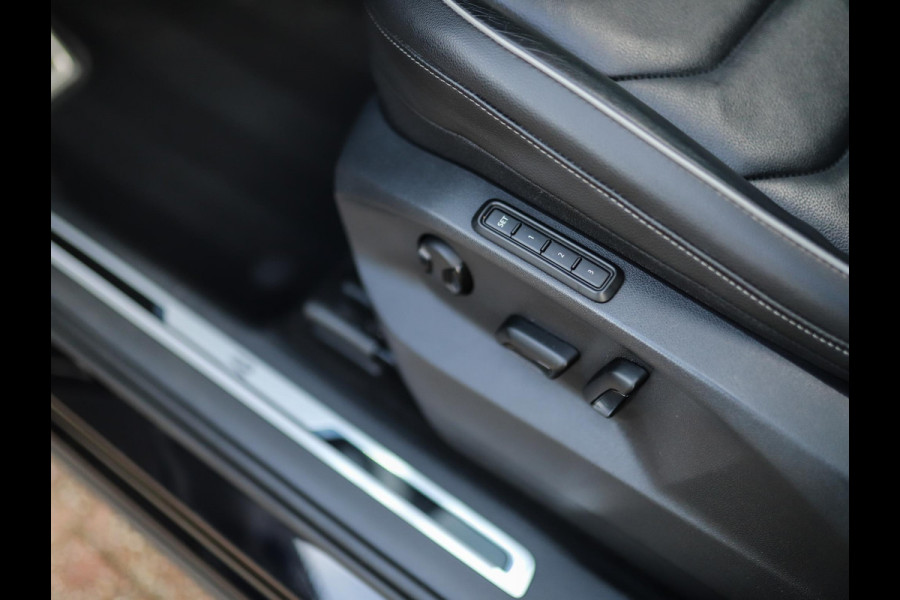 Volkswagen Tiguan 1.5 TSI R-Line Business+ | Pano | Keyless | IQ Light | Trekhaak | Stuur/Stoelverw. Volkswagen Tiguan 1.5 TSI R-Line Business+ | Pano | Keyless | IQ Light | Trekhaak | Stuur/Stoelverw.