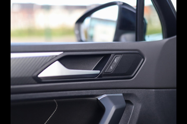 Volkswagen Tiguan 1.5 TSI R-Line Business+ | Pano | Keyless | IQ Light | Trekhaak | Stuur/Stoelverw. Volkswagen Tiguan 1.5 TSI R-Line Business+ | Pano | Keyless | IQ Light | Trekhaak | Stuur/Stoelverw.