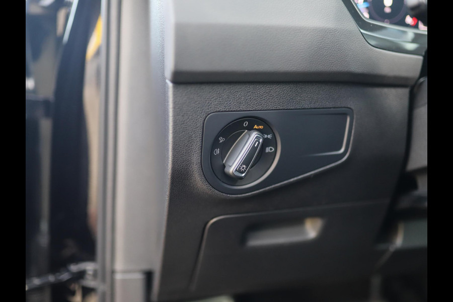 Volkswagen Tiguan 1.5 TSI R-Line Business+ | Pano | Keyless | IQ Light | Trekhaak | Stuur/Stoelverw. Volkswagen Tiguan 1.5 TSI R-Line Business+ | Pano | Keyless | IQ Light | Trekhaak | Stuur/Stoelverw.