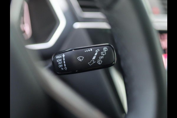 Volkswagen Tiguan 1.5 TSI R-Line Business+ | Pano | Keyless | IQ Light | Trekhaak | Stuur/Stoelverw. Volkswagen Tiguan 1.5 TSI R-Line Business+ | Pano | Keyless | IQ Light | Trekhaak | Stuur/Stoelverw.