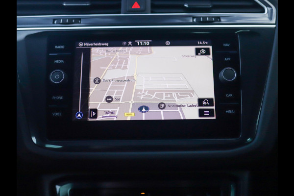 Volkswagen Tiguan 1.5 TSI R-Line Business+ | Pano | Keyless | IQ Light | Trekhaak | Stuur/Stoelverw. Volkswagen Tiguan 1.5 TSI R-Line Business+ | Pano | Keyless | IQ Light | Trekhaak | Stuur/Stoelverw.