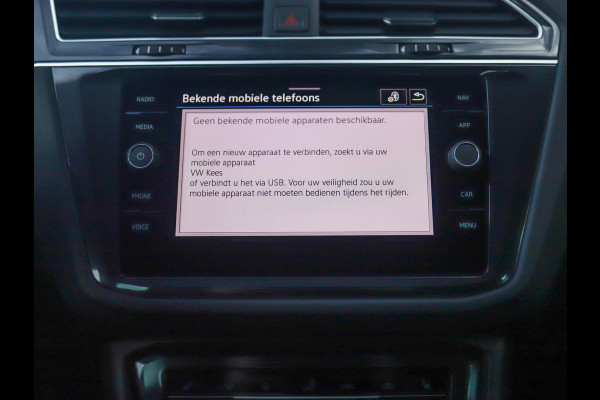 Volkswagen Tiguan 1.5 TSI R-Line Business+ | Pano | Keyless | IQ Light | Trekhaak | Stuur/Stoelverw. Volkswagen Tiguan 1.5 TSI R-Line Business+ | Pano | Keyless | IQ Light | Trekhaak | Stuur/Stoelverw.