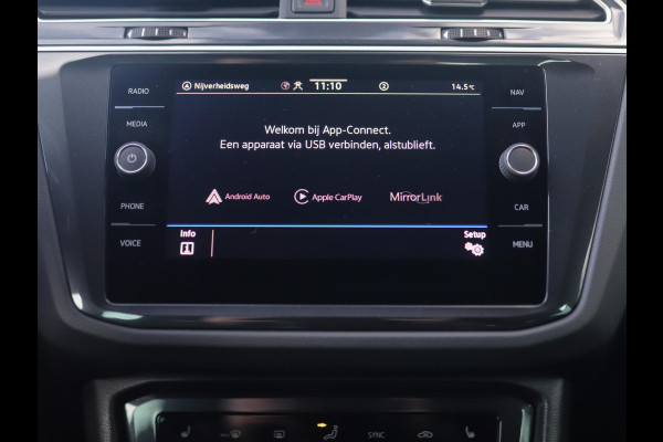 Volkswagen Tiguan 1.5 TSI R-Line Business+ | Pano | Keyless | IQ Light | Trekhaak | Stuur/Stoelverw. Volkswagen Tiguan 1.5 TSI R-Line Business+ | Pano | Keyless | IQ Light | Trekhaak | Stuur/Stoelverw.