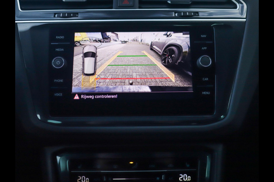 Volkswagen Tiguan 1.5 TSI R-Line Business+ | Pano | Keyless | IQ Light | Trekhaak | Stuur/Stoelverw. Volkswagen Tiguan 1.5 TSI R-Line Business+ | Pano | Keyless | IQ Light | Trekhaak | Stuur/Stoelverw.