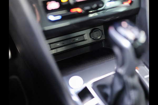 Volkswagen Tiguan 1.5 TSI R-Line Business+ | Pano | Keyless | IQ Light | Trekhaak | Stuur/Stoelverw. Volkswagen Tiguan 1.5 TSI R-Line Business+ | Pano | Keyless | IQ Light | Trekhaak | Stuur/Stoelverw.