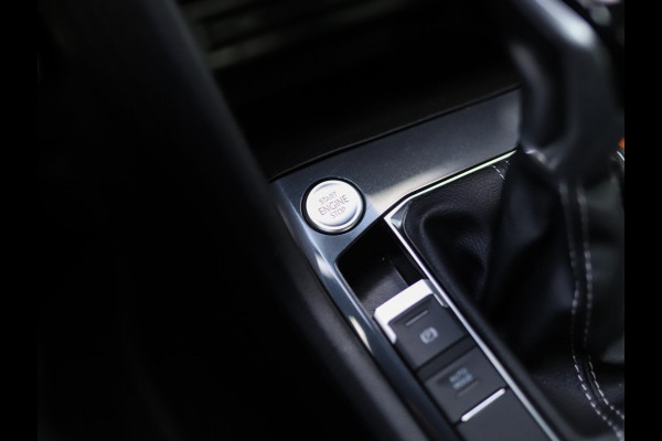 Volkswagen Tiguan 1.5 TSI R-Line Business+ | Pano | Keyless | IQ Light | Trekhaak | Stuur/Stoelverw. Volkswagen Tiguan 1.5 TSI R-Line Business+ | Pano | Keyless | IQ Light | Trekhaak | Stuur/Stoelverw.