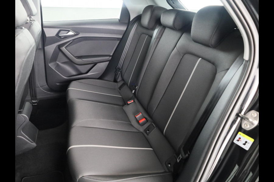 Audi A1 Sportback 25 TFSI Pro Line 95pk | Airconditioning | Navigatie via App | Parkeersensoren achter Audi A1 Sportback 25 TFSI Pro Line 95pk | Airconditioning | Navigatie via App | Parkeersensoren achter