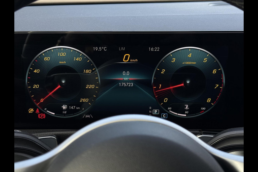 Mercedes-Benz Glb 200 Business Solution Luxury 7p. | Panorama | Leder | Memory |