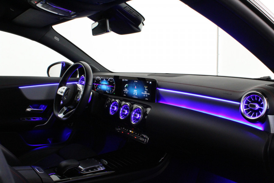 Mercedes-Benz CLA-Klasse AMG Line > Night-pakket/Sfeer/Camera/Midline Audio... Mercedes-Benz CLA-Klasse AMG Line > Night-pakket/Sfeer/Camera/Midline Audio...
