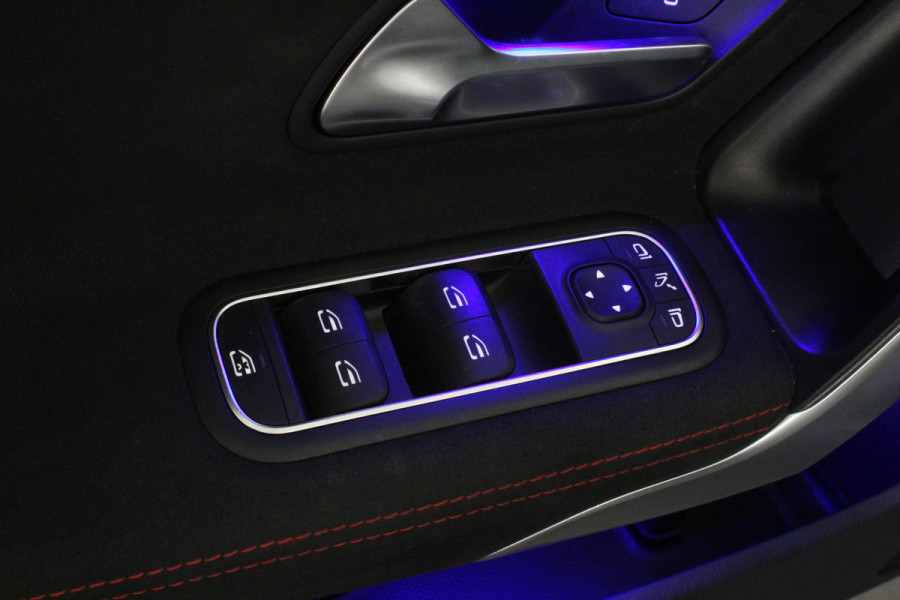 Mercedes-Benz CLA-Klasse AMG Line > Night-pakket/Sfeer/Camera/Midline Audio... Mercedes-Benz CLA-Klasse AMG Line > Night-pakket/Sfeer/Camera/Midline Audio...