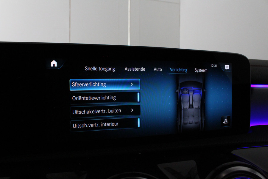 Mercedes-Benz CLA-Klasse AMG Line > Night-pakket/Sfeer/Camera/Midline Audio... Mercedes-Benz CLA-Klasse AMG Line > Night-pakket/Sfeer/Camera/Midline Audio...