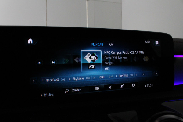 Mercedes-Benz CLA-Klasse AMG Line > Night-pakket/Sfeer/Camera/Midline Audio... Mercedes-Benz CLA-Klasse AMG Line > Night-pakket/Sfeer/Camera/Midline Audio...