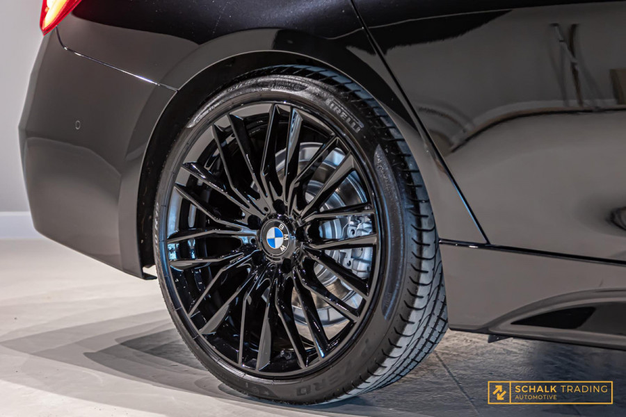 BMW 3 Serie Touring 320i M Sport Edition|Trekhaak|NAP|Leder BMW 3 Serie Touring 320i M Sport Edition|Trekhaak|NAP|Leder