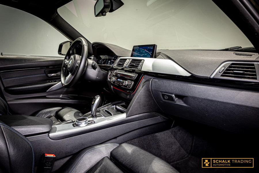 BMW 3 Serie Touring 320i M Sport Edition|Trekhaak|NAP|Leder BMW 3 Serie Touring 320i M Sport Edition|Trekhaak|NAP|Leder
