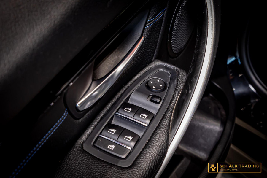 BMW 3 Serie Touring 320i M Sport Edition|Trekhaak|NAP|Leder BMW 3 Serie Touring 320i M Sport Edition|Trekhaak|NAP|Leder