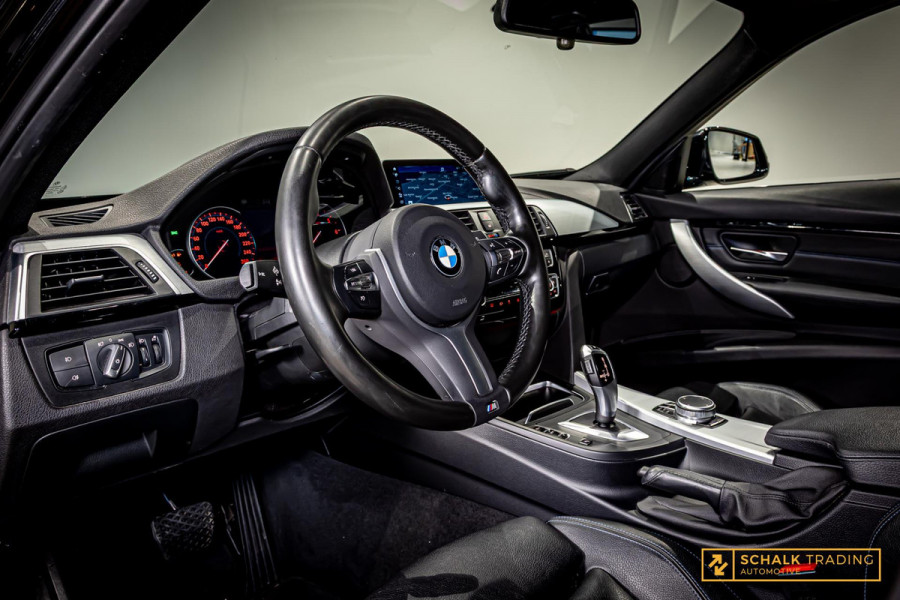 BMW 3 Serie Touring 320i M Sport Edition|Trekhaak|NAP|Leder BMW 3 Serie Touring 320i M Sport Edition|Trekhaak|NAP|Leder