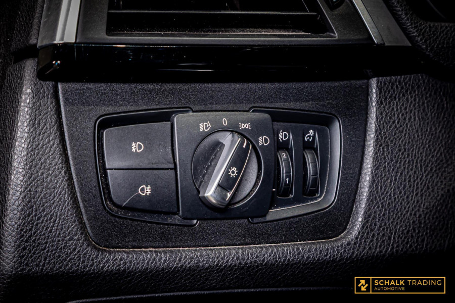 BMW 3 Serie Touring 320i M Sport Edition|Trekhaak|NAP|Leder BMW 3 Serie Touring 320i M Sport Edition|Trekhaak|NAP|Leder