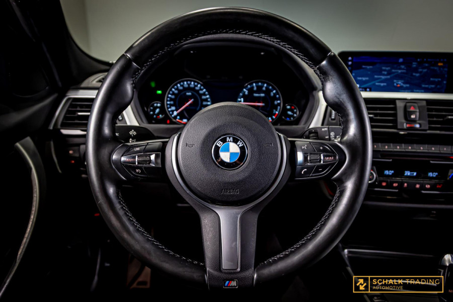 BMW 3 Serie Touring 320i M Sport Edition|Trekhaak|NAP|Leder BMW 3 Serie Touring 320i M Sport Edition|Trekhaak|NAP|Leder
