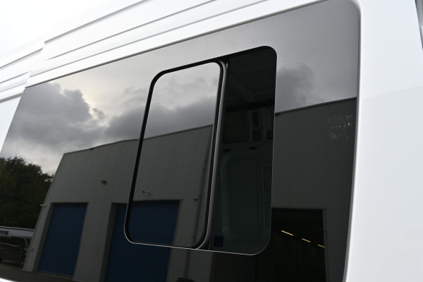 Mercedes-Benz Sprinter 319 CDI 4x4 L2H2 Pro Draaistoelen, LED, 360 Graden Camera, Navigatie Mercedes-Benz Sprinter 319 CDI 4x4 L2H2 Pro Draaistoelen, LED, 360 Graden Camera, Navigatie