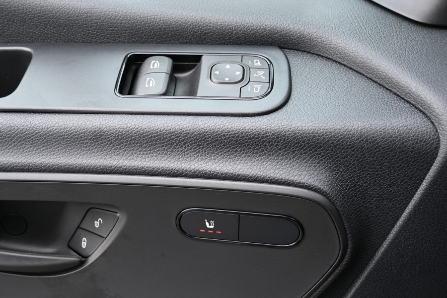 Mercedes-Benz Sprinter 319 CDI 4x4 L2H2 Pro Draaistoelen, LED, 360 Graden Camera, Navigatie Mercedes-Benz Sprinter 319 CDI 4x4 L2H2 Pro Draaistoelen, LED, 360 Graden Camera, Navigatie